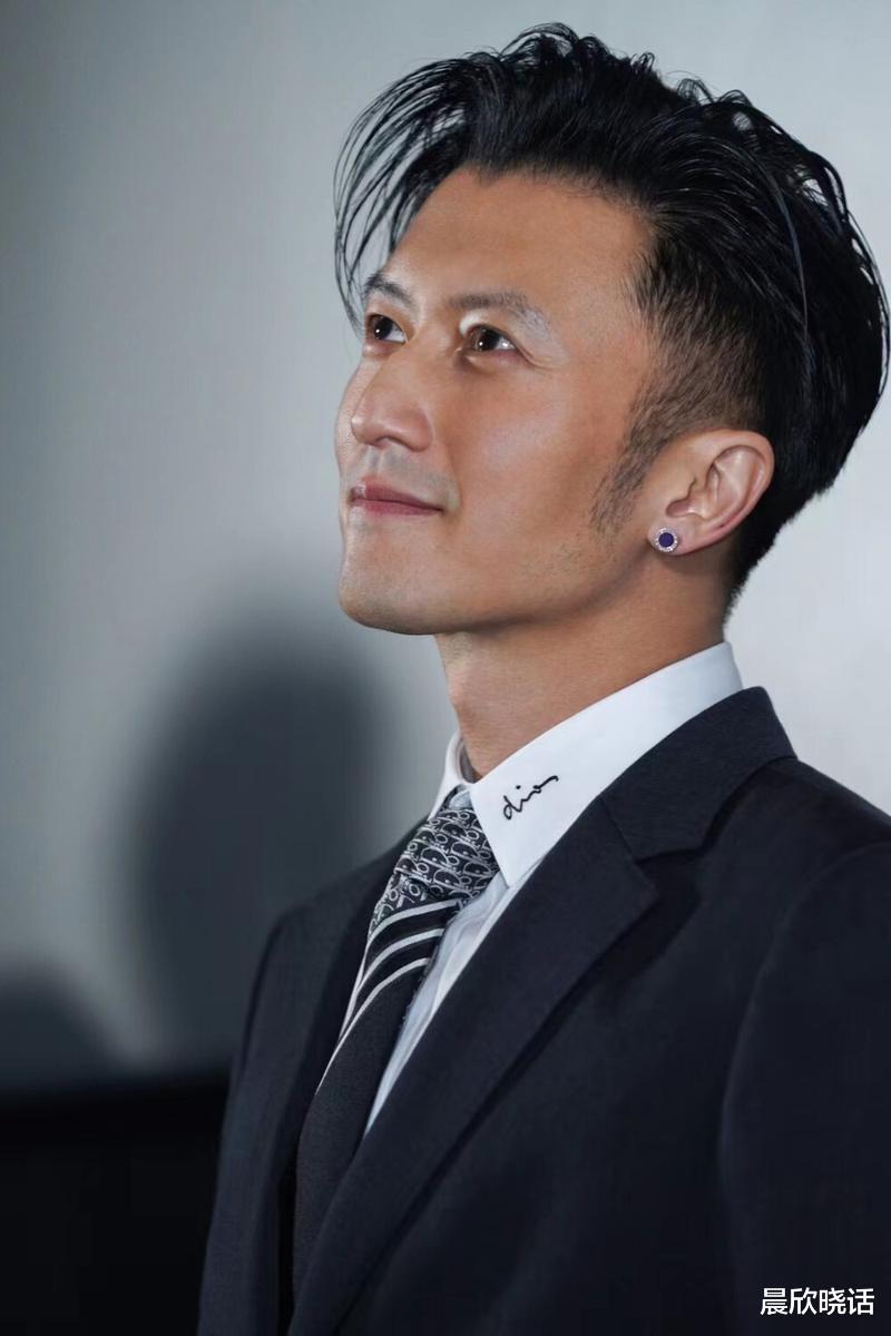 赵丽颖|谢霆锋的手，赵丽颖的血栓，张嘉译的背，打了多少明星的脸？