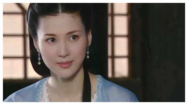 童蕾|童蕾：颜值不高，却拥有最性感的嘴唇，成为不一样的美人