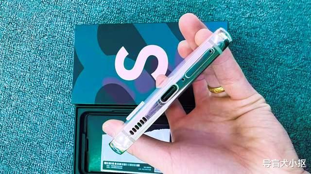 三星|引领手机外形设计风潮,三星s22轻体验,屏幕和摄像头都是亮点