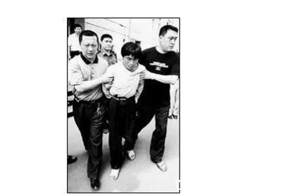 杀死45人,强奸10人!连环杀人恶魔“杀了人从来不跑”