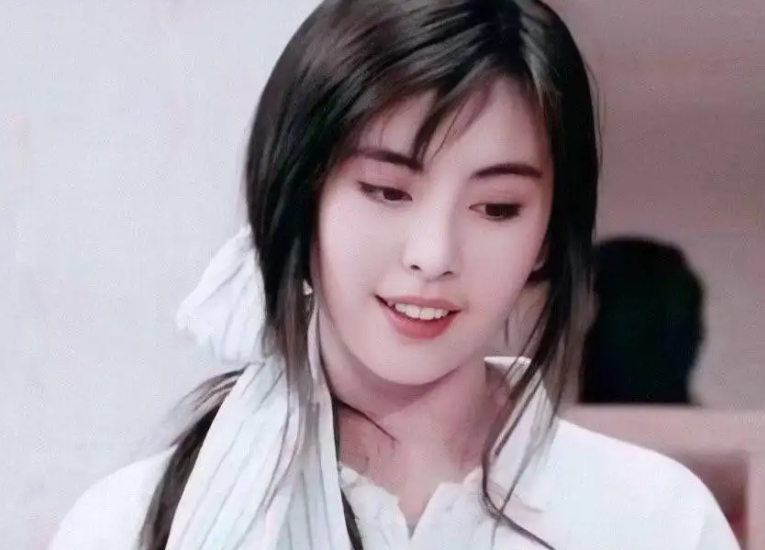 刘亦菲|说刘亦菲“大龅牙”丑的,是烤瓷大白牙看习惯了吧?