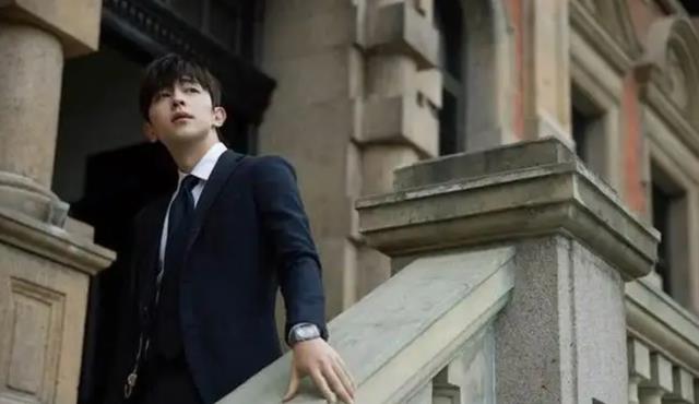 明星|邓伦只能排第6？网传偷逃税名人前50，16位明星上榜，首位竟是她