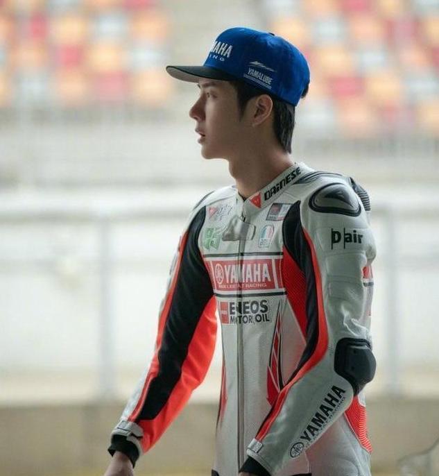 周深|惊讶么？周深在这份榜单中竟力压肖战王一博：究竟谁才是男星顶流