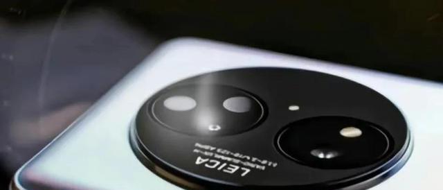 旗舰机|买华为Mate40Pro还是等Mate50Pro？线下店店长的建议说到心坎了！