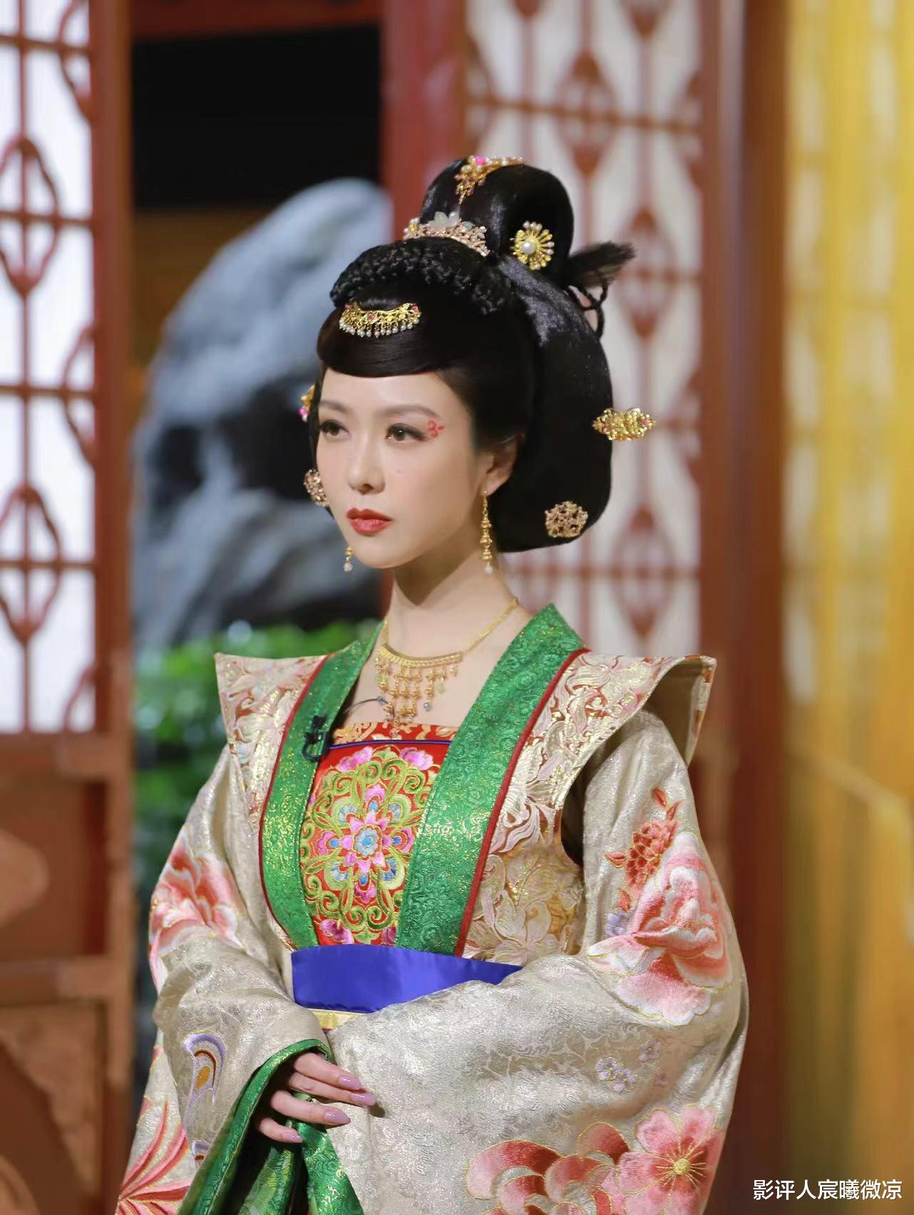 薛凯琪|《无限超越班》:同样是40岁女演员,佘诗曼、薛凯琪演技对比,差异太明显