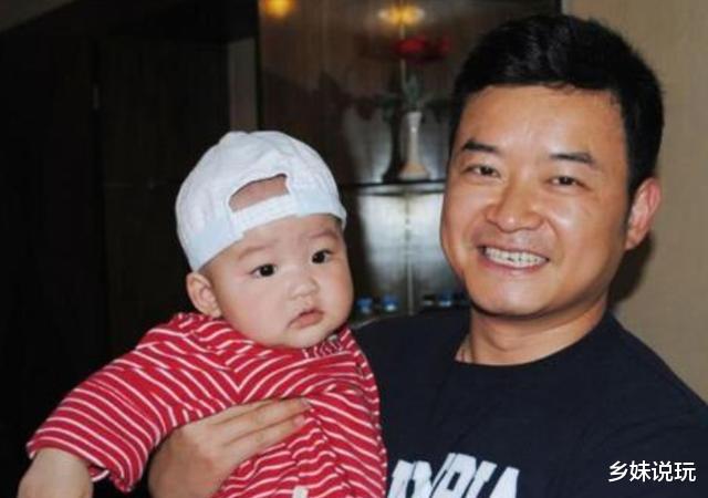 李佳明|被王小丫带红的李佳明，辞职央视后远赴美国，如今怎么样了？