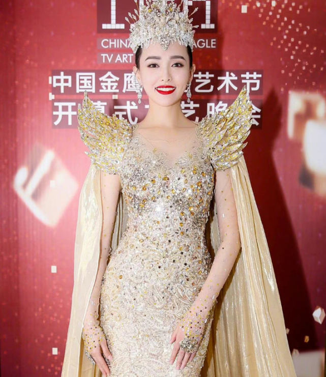 迪丽热巴|金鹰女神取消,八位历任中刘亦菲是经典,迪丽热巴是转折宋茜终结