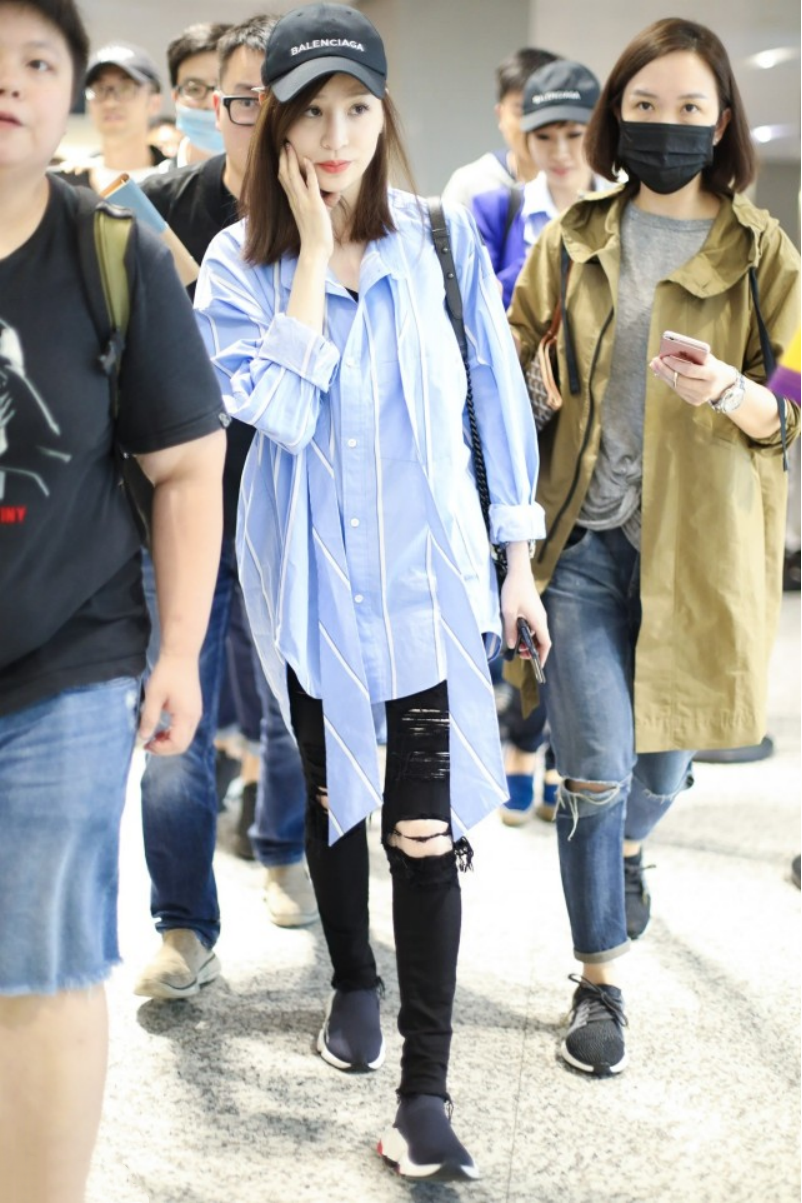 王心凌|王心凌也是阿姨辈的人了，可穿着打扮还跟小姑娘一样，哪里像39岁