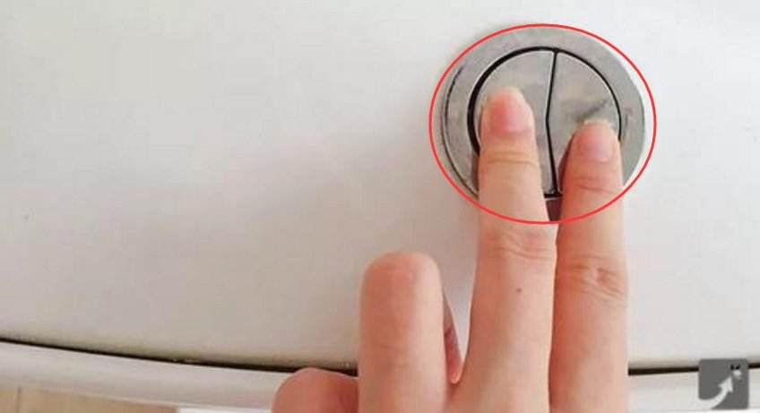 马桶为啥有一大一小两个“按钮”?很多人用错,难怪马桶臭烘烘