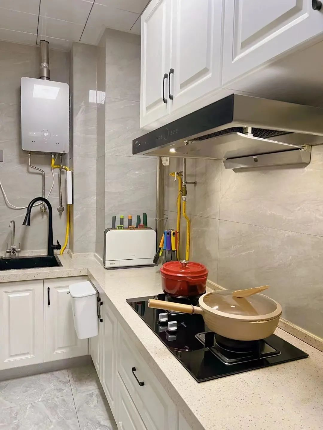 她家89平米,全屋简洁大方又显大,尤其是入户鞋柜,越看越喜欢