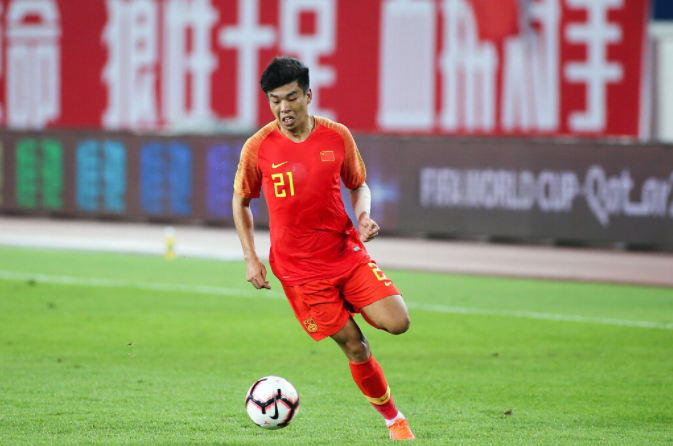 李霄鹏|一场0-1令李霄鹏揪出最水国脚！空有速度，却没有技术，球风还脏