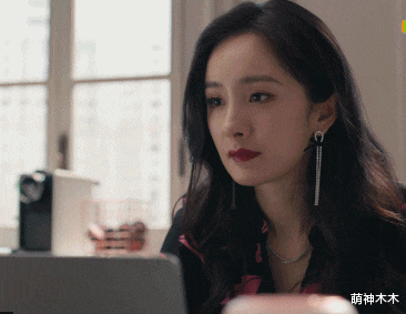 杨幂|《爱的二八定律》首播！杨幂妆浓被吐槽油腻，跟许凯同框无CP感