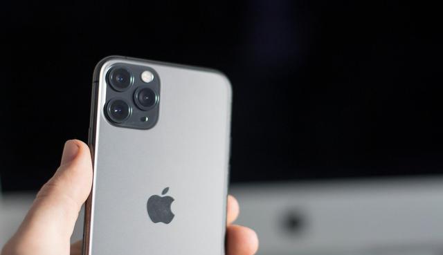 维信诺|库克终于服软,苹果坚持了六年的决定,如今被2500万美元打破了