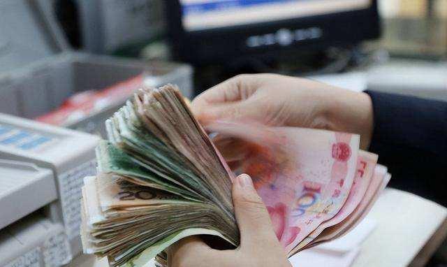 30年前重庆保姆偷走雇主儿子,2018年养废后送回:让亲妈给你房子