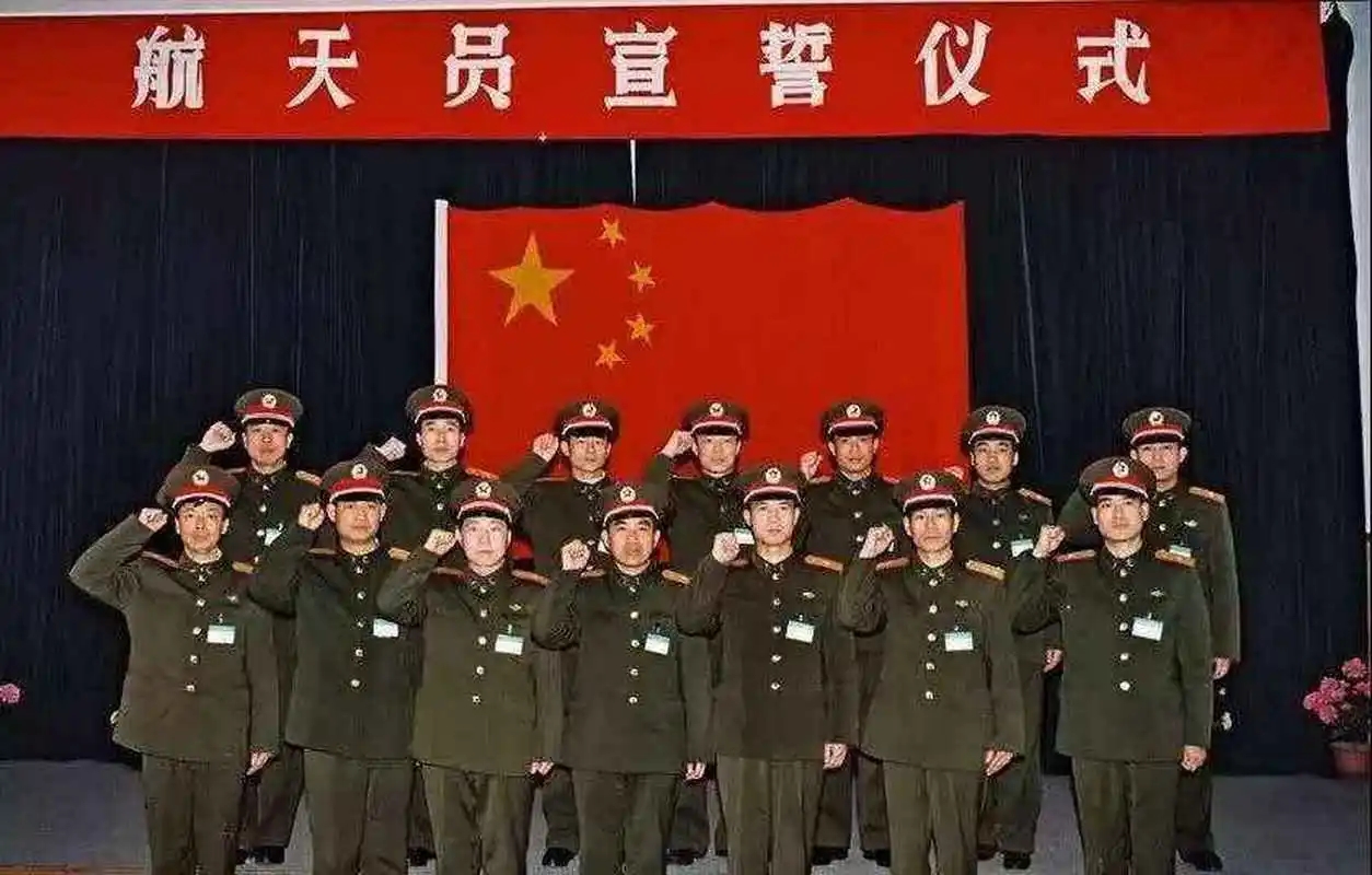 已56岁,与杨利伟同批唯一未进入太空的航天员,终于入选神舟15号