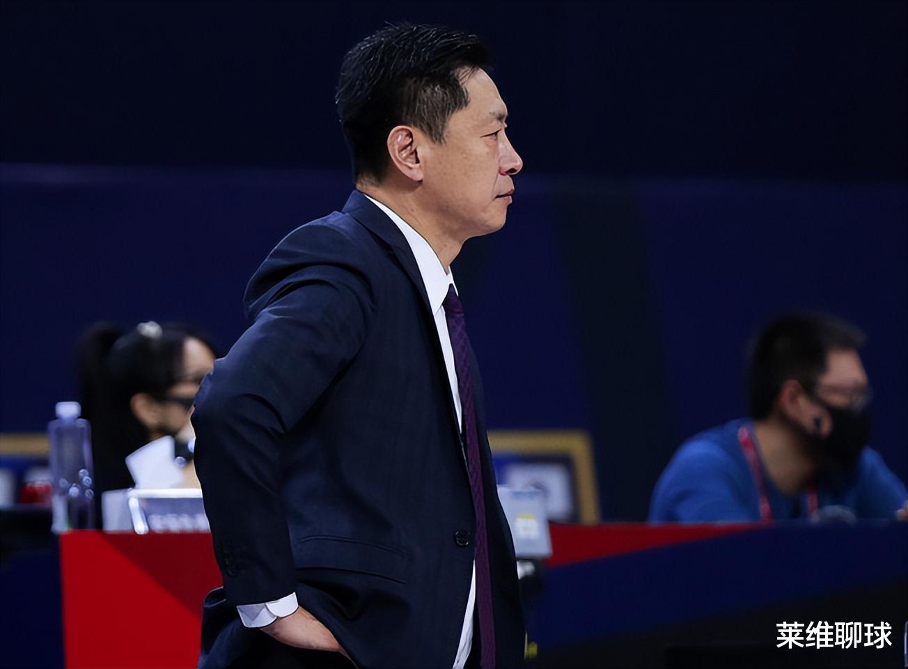 上海男篮|名记贾磊力挺上海绝地翻盘！59岁李春江该变招，重用3大00后天才