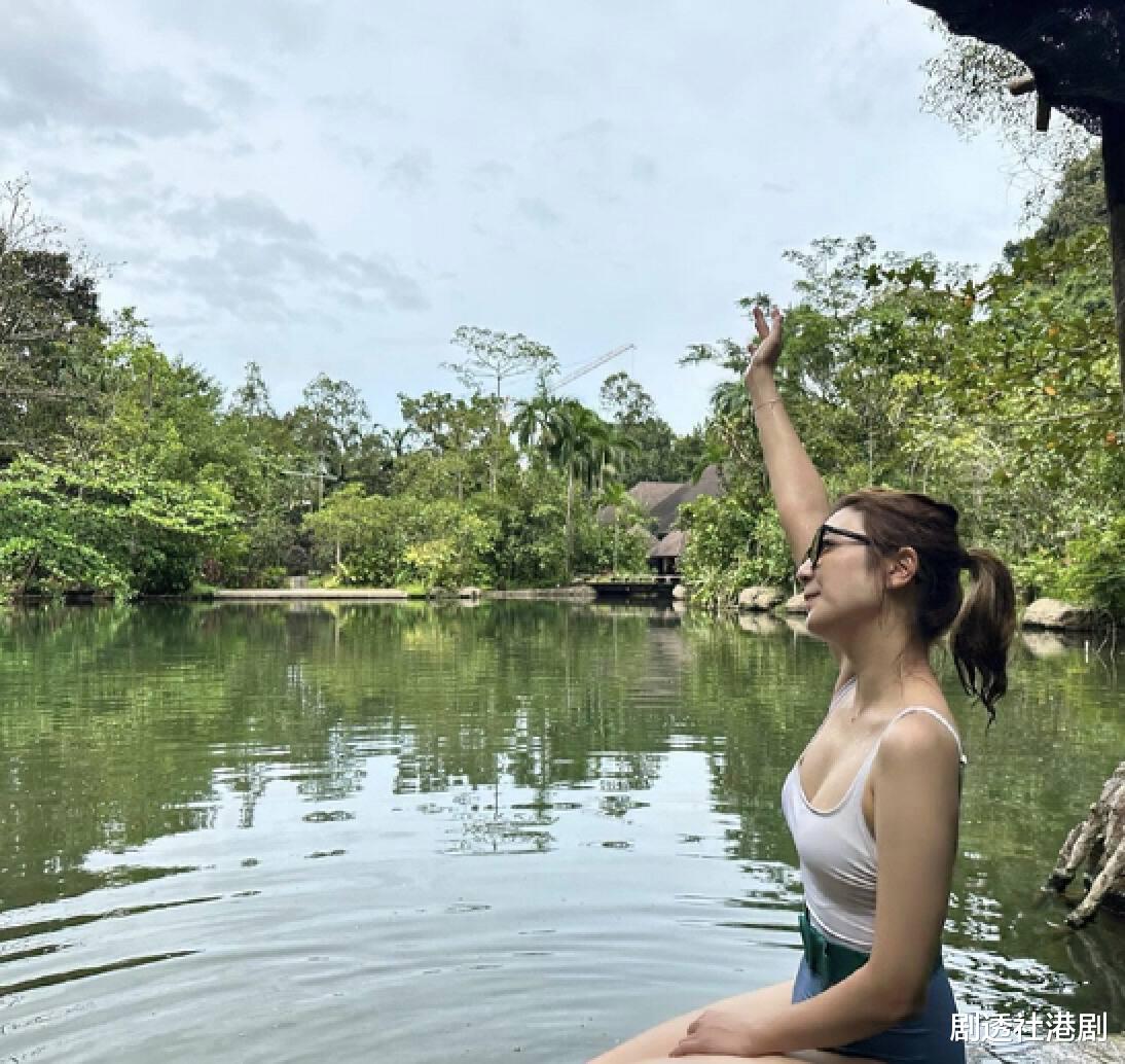 陈展鹏|TVB视帝妻子罕见晒性感!泳装出镜吸睛,借机力破怀二胎传闻