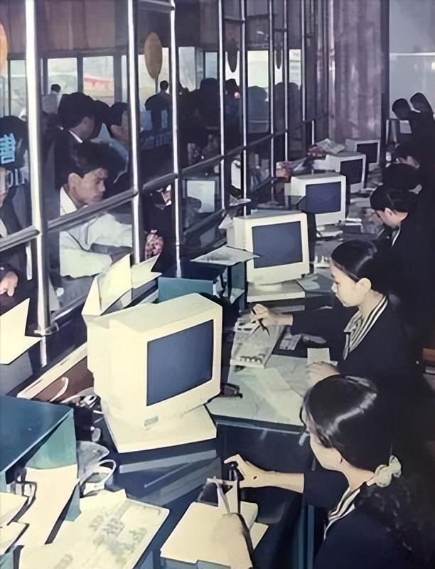 1991年广州美女售票员被捕,50多万没花出去一分钱,枪毙时仅23岁