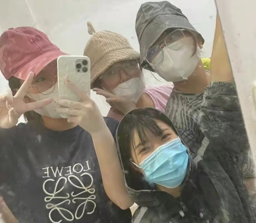 冬瓜 福建6名女大学生了不起，用课余时间在宿舍开美甲店，月入2万多