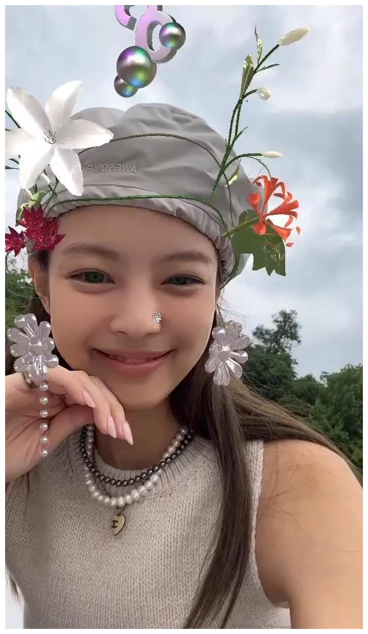 金智妮|Blackpink Jennie晒近况，无名指上戒指引关注，公开日常可爱美貌