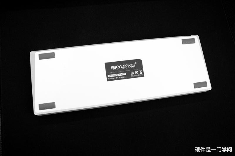 机械键盘|独一无二的ESC，小呆虫GK61珊瑚海轻弹版机械键盘开箱