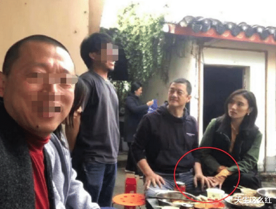 李亚鹏|年过半百的李亚鹏看着比老丈人还老,姑娘你看上他啥了?