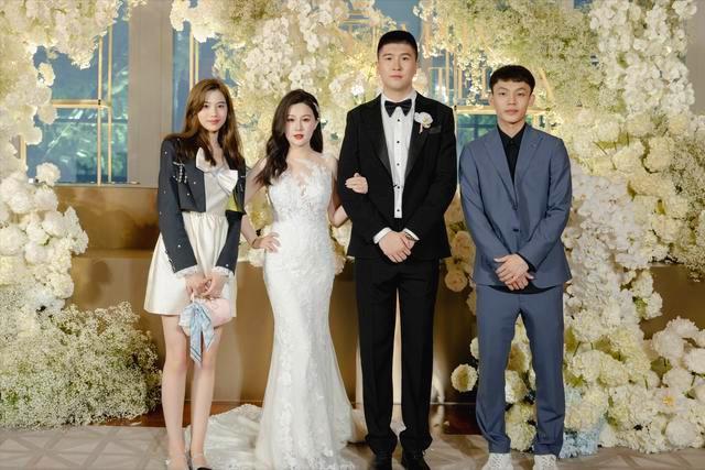 徐杰|徐杰女友露脸曝光！身高1米75的长腿美女，肤白貌美两人相恋多年