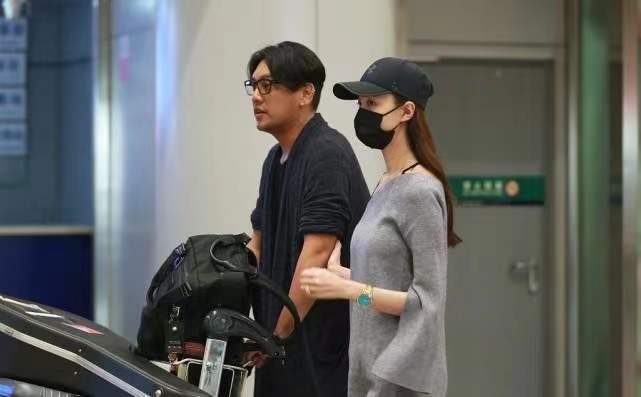 朱孝天|朱孝天老婆太瘦了吧！骨感身材似“麻秆”，170高却没有90斤