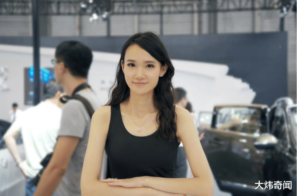 酒店“前台”清一色的美女,明明工资很低,为何干得津津有味?