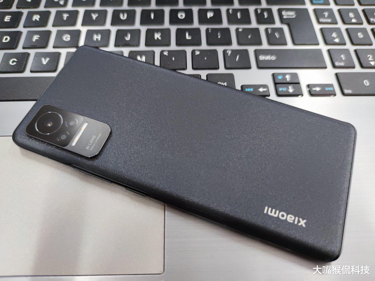 小米科技|降价到千元,曲面屏+3200万像素自拍,小米最好看手机香不香