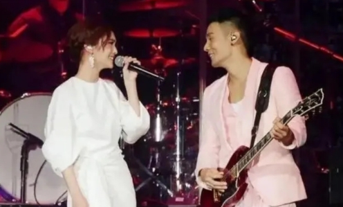 李荣浩|李荣浩杨丞琳异地恋分开300天,只视频两三次,网友:这才是真爱