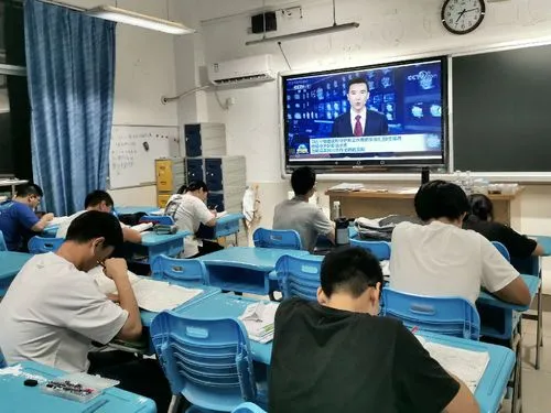 互联网时代|互联网时代，依然看新闻联播的是哪些人？下篇