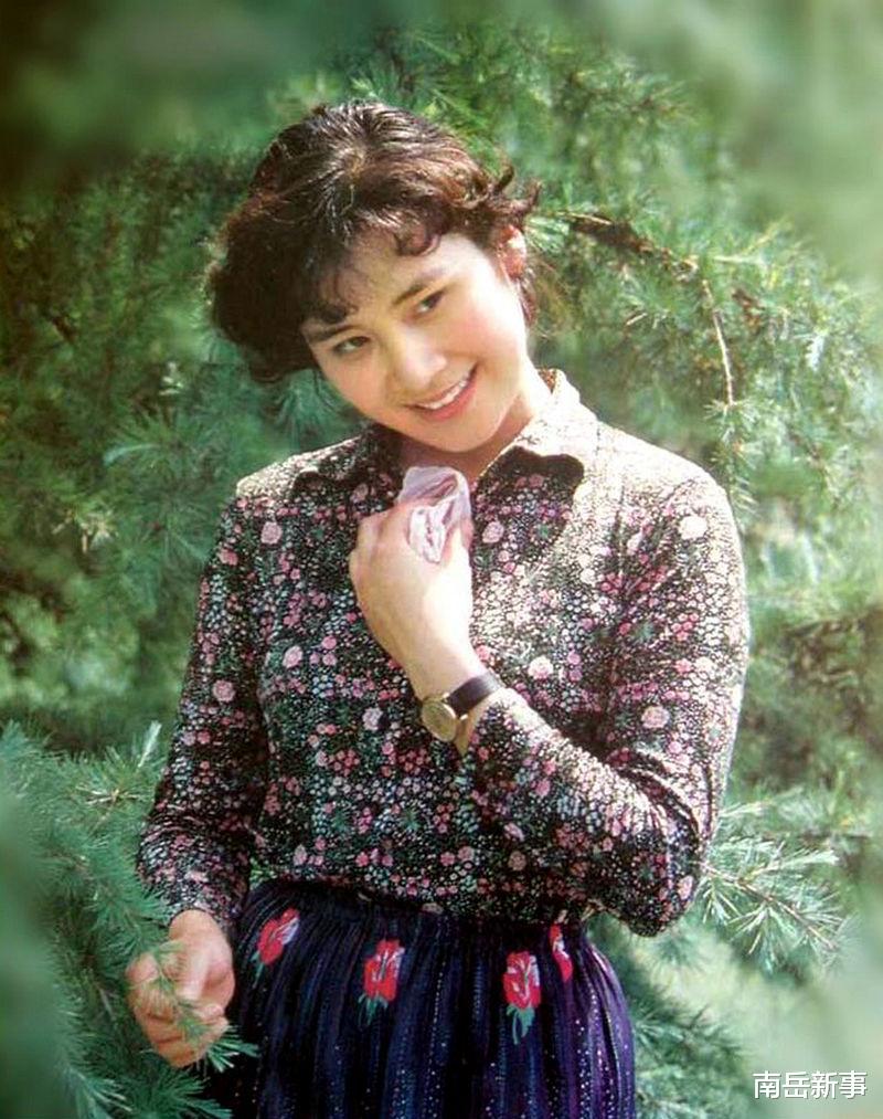 肖雄|肖雄:80年代家喻户晓,巅峰时为了事业而离婚,如今过得怎么样了