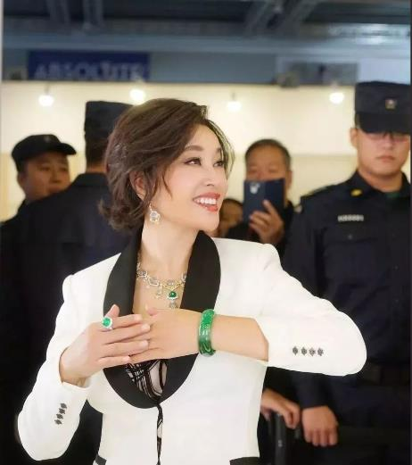 翡翠|翡翠的益处这么多，真不愧从古至今都受宠！