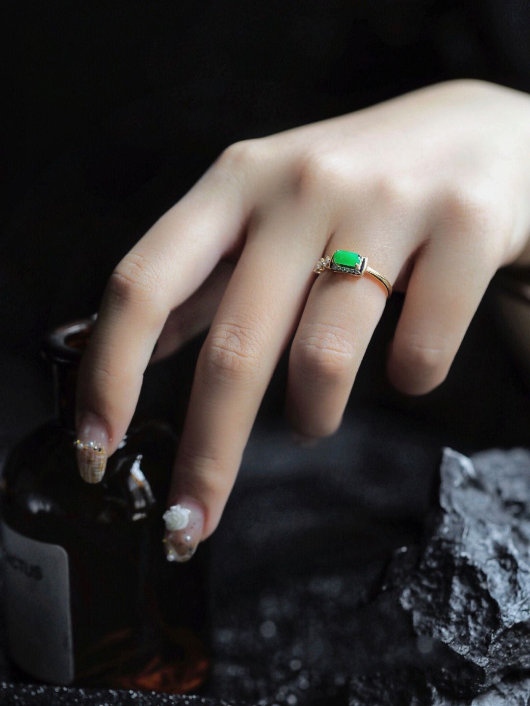 戒指|种色俱佳|「绿精灵」个性马鞍翡翠戒指