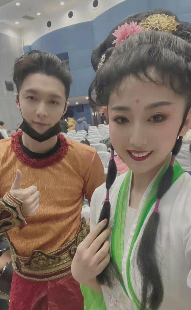 我是歌手|躲过张艺兴九个跨年，没躲过三个春晚：他还跨界演小品