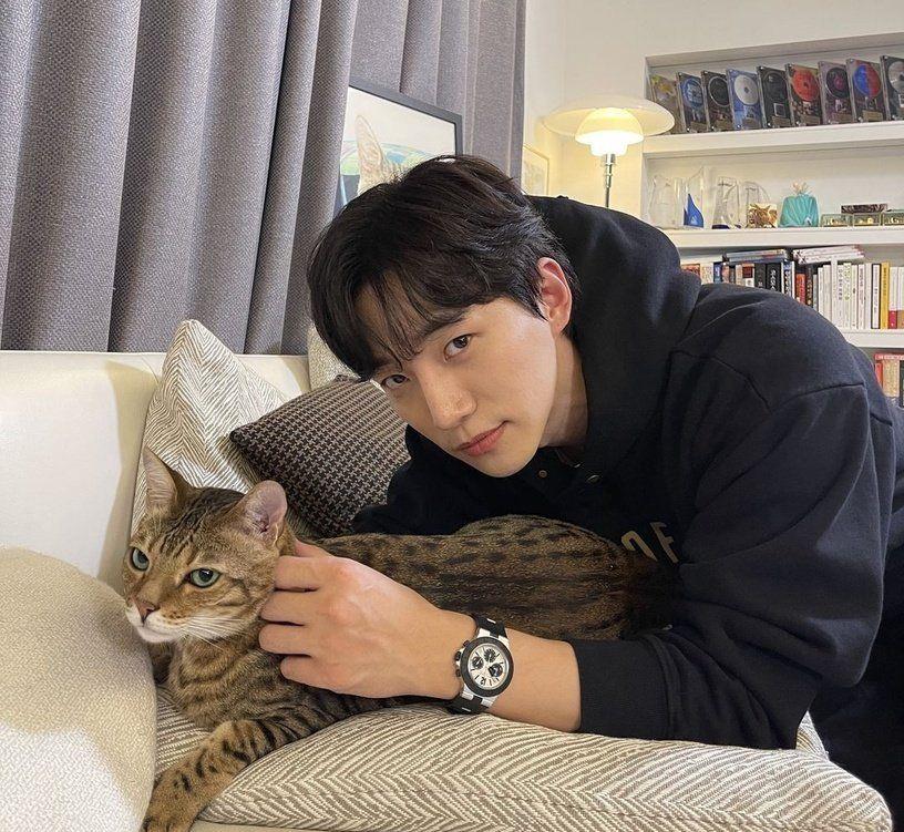 李俊昊|《衣袖》李俊昊8个秘密!初恋超心碎,萤幕初吻不是给金高银?