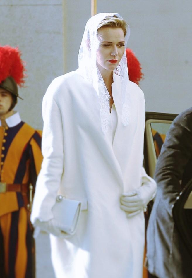 夏琳|出席活动的夏琳王妃唯美极了,眼神总露着一股让人难以靠近的悲凉