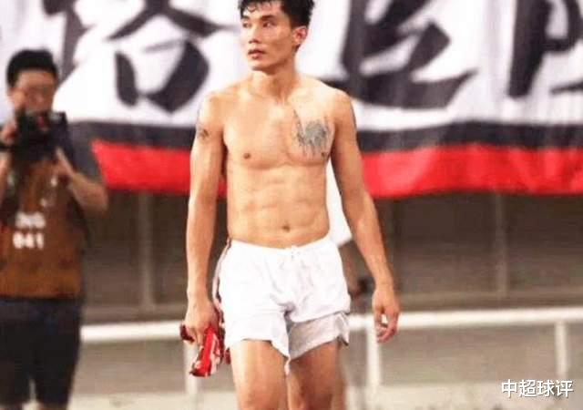 王珊珊|32岁女足队长晒照秀强壮肌肉！球迷赞叹：比我的都大！