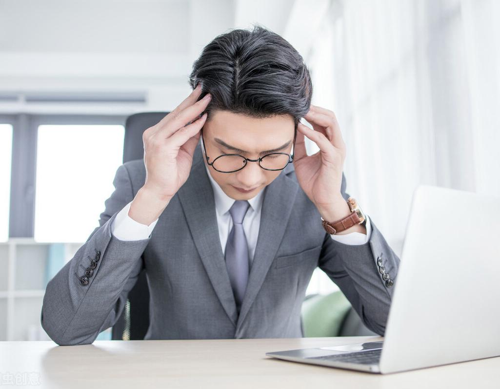 教练|短篇故事：朋友成了主管，我竟闪躲不及！