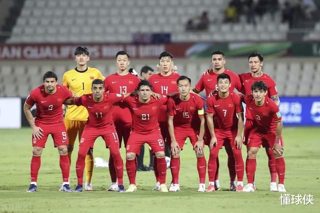 国足|李霄鹏胆大！国足后防未来5年核心浮现，年仅21岁，卡帅“遗产”