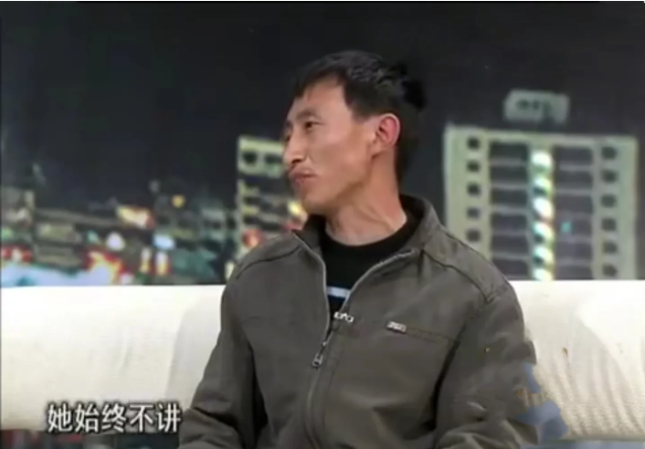 男子在外打工两年才回家,看到家里多了个孩子,他问这是谁的娃?