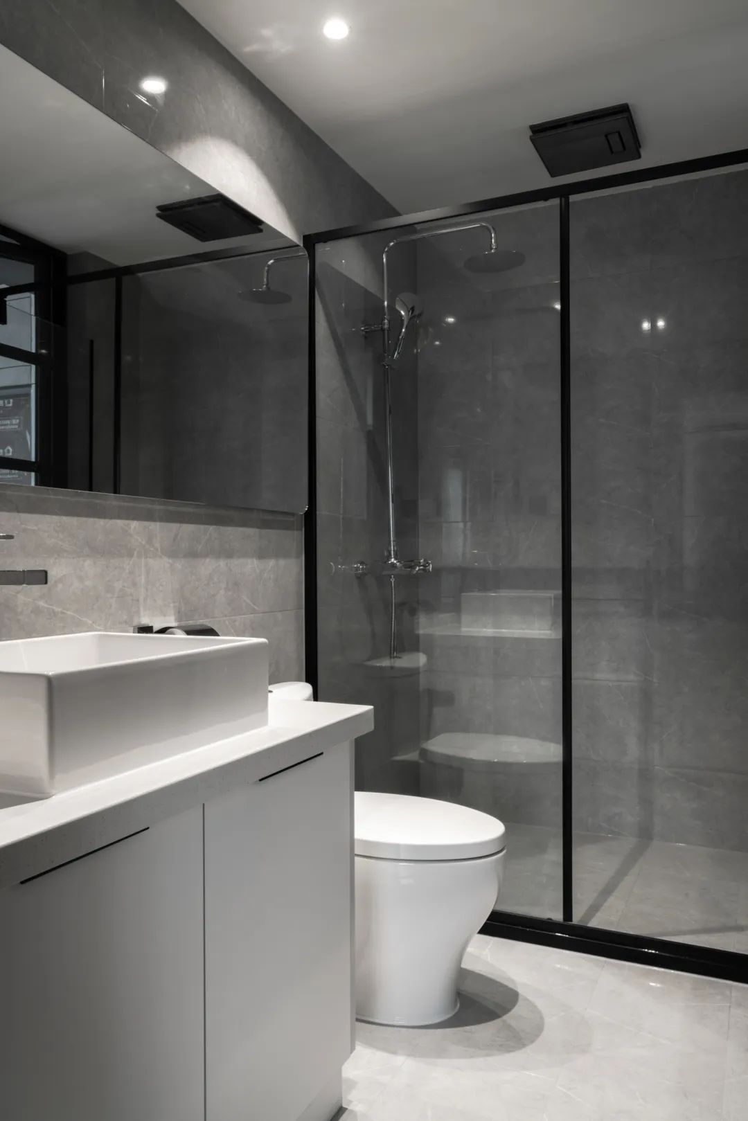 130㎡ 现代高档灰,去除复杂的装饰,享受华丽的生活品质, 太爽了