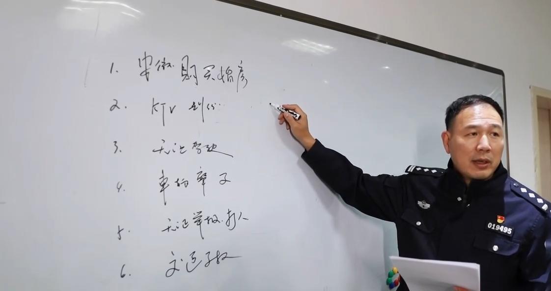 18年杭州穷小伙170万卖房,却从此厄运不断,几个月后捡垃圾为生