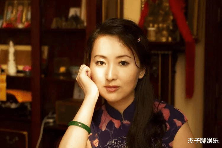 陈晓旭|陈晓旭病逝1年后,发誓出家的丈夫还俗再婚,新伴侣面容引争议