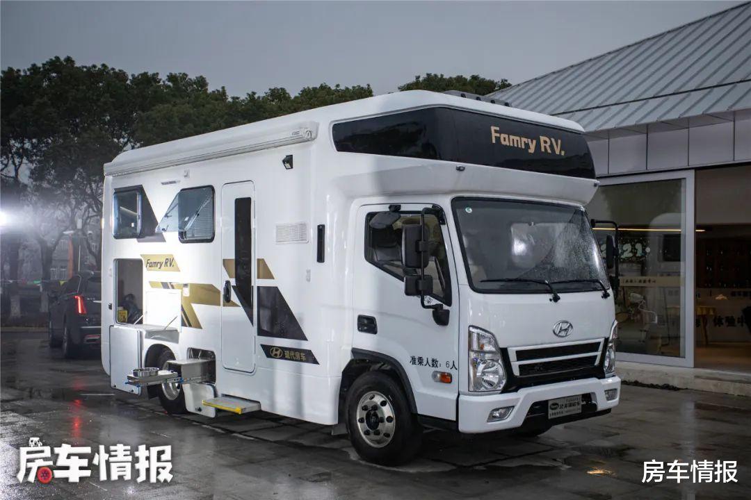 30多万的现代房车咋样?配2.8T柴油动力空气悬挂,1小时充2.5度电