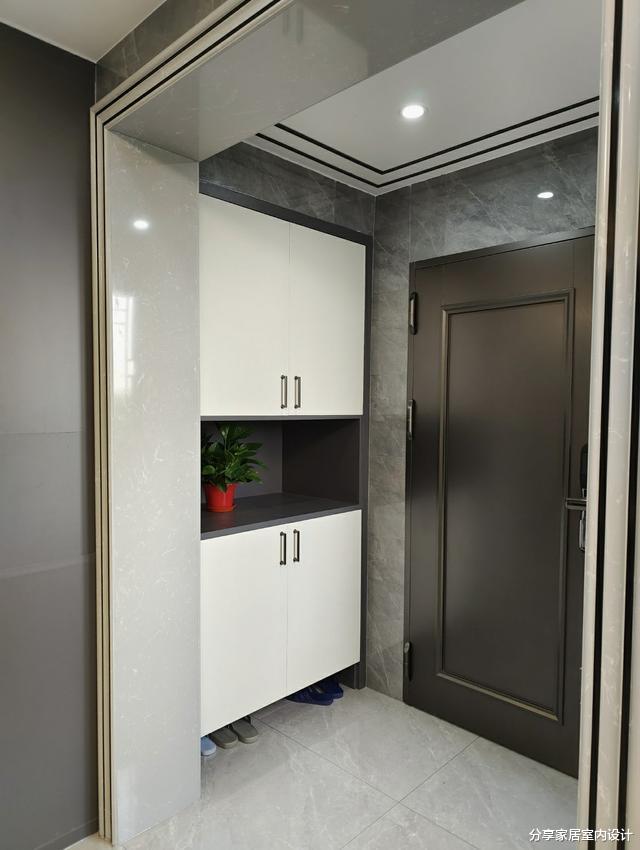 135平现代简约风格，全屋稳重大气，一家六口生活在一起很幸福！