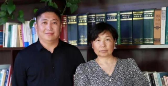 杜新枝|杜新枝律师挂鸟笼，杜粉问还能不能继续帮杜妈，网友：树散猢狲倒