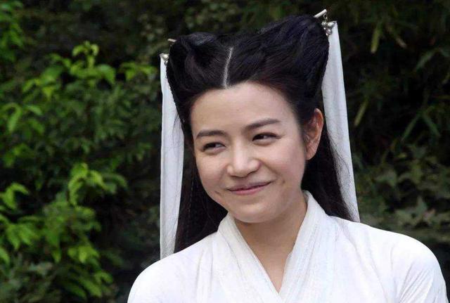 小龙女|冰清玉洁的小龙女被拍出风尘味，难怪新版“神雕”杀青4年都不播