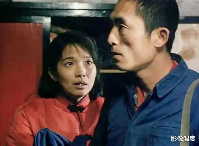 |哀悼安倍,猛夸美国被打脸,如今想回国养老:吕丽萍孙海英是疯了吗